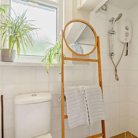 6 Bed In 87398 Saltburn-by-the-Sea