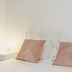 6 Bed In Oc-87398 * Saltburn-by-the-Sea