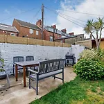 6 Bed In Oc-87398 * Saltburn-by-the-Sea