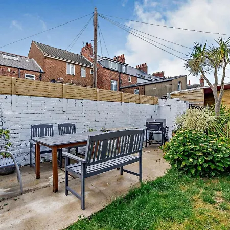 6 Bed In 87398 Holiday home *