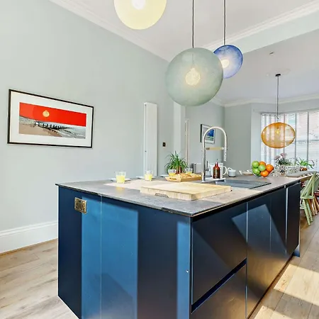 6 Bed In 87398 * Saltburn-by-the-Sea