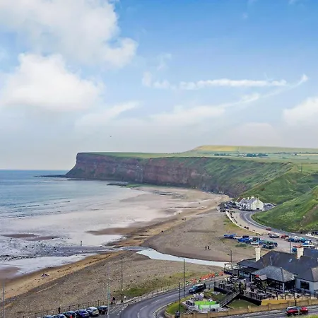 6 Bed In Oc-87398 * Saltburn-by-the-Sea